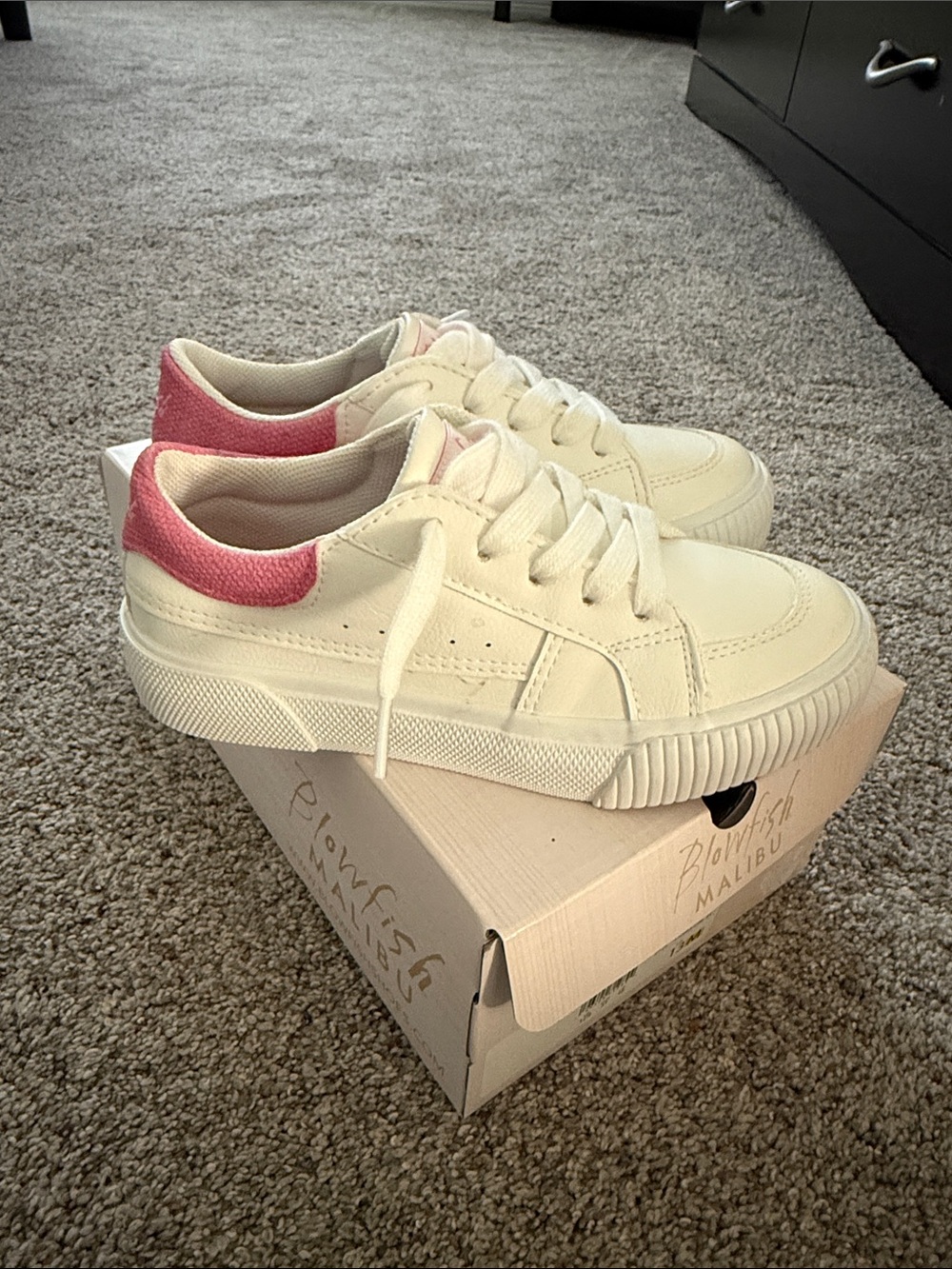 Blowfish Malibu Girls Cambria-K sneakers white /pink size 13 NEW